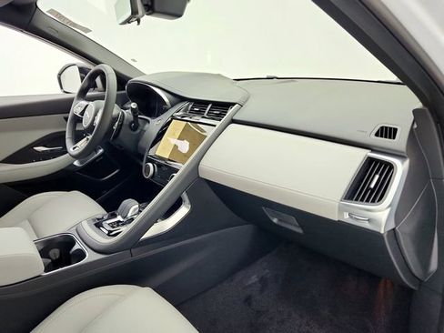 New 2024 Jaguar E-PACE R-Dynamic SE image 21