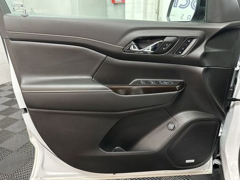 Used 2023 GMC Acadia AT4 w/ Preferred Package AWD/4WD image 18