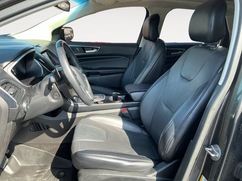 Used 2018 Ford Edge Titanium w/ Equipment Group 301A FWD image 7