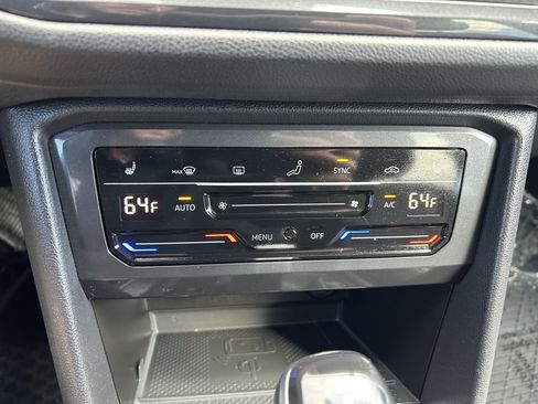 Used 2023 Volkswagen Tiguan SE R-Line image 14