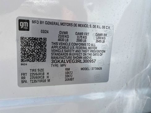 Used 2024 GMC Terrain SLT image 32