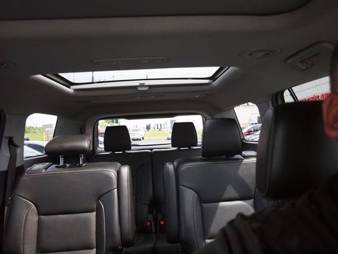 Used 2019 GMC Acadia SLT w/ LPO, Floor Liner Package AWD/4WD image 13
