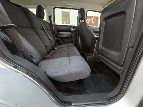 Used 2011 Dodge Nitro Heat RWD image 20