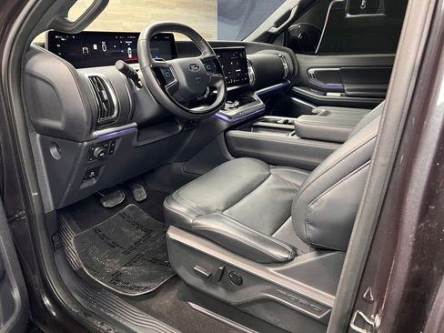 Used 2025 Ford Expedition Max Platinum w/ Stealth Performance Package AWD/4WD image 3