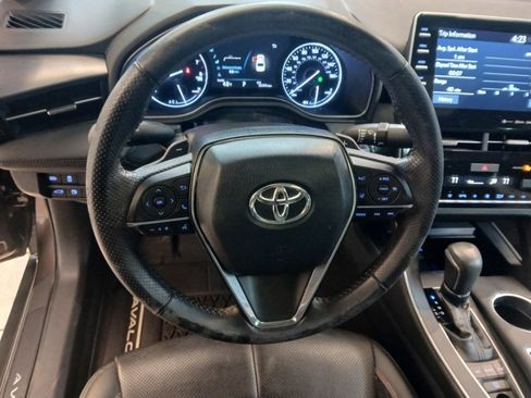 Used 2019 Toyota Avalon XSE image 10