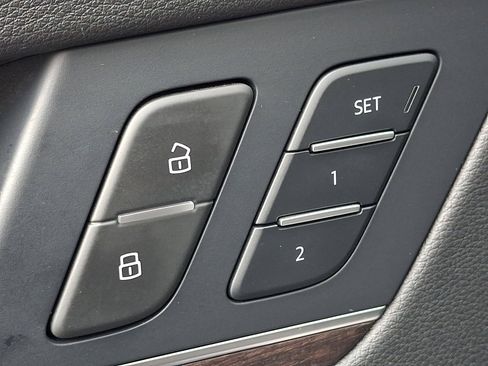 Certified 2025 Audi Q5 2.0T Premium Plus image 27