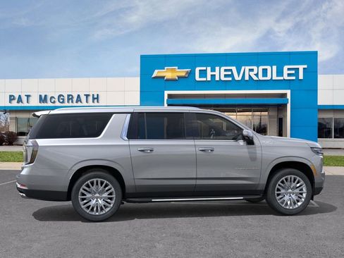 New 2026 Chevrolet Suburban High Country image 5