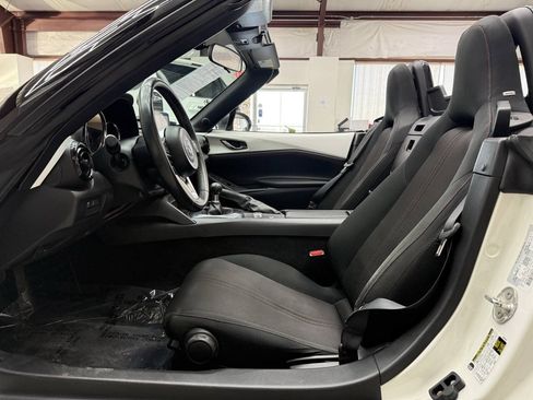 Used 2016 MAZDA MX-5 Miata Club RWD image 11