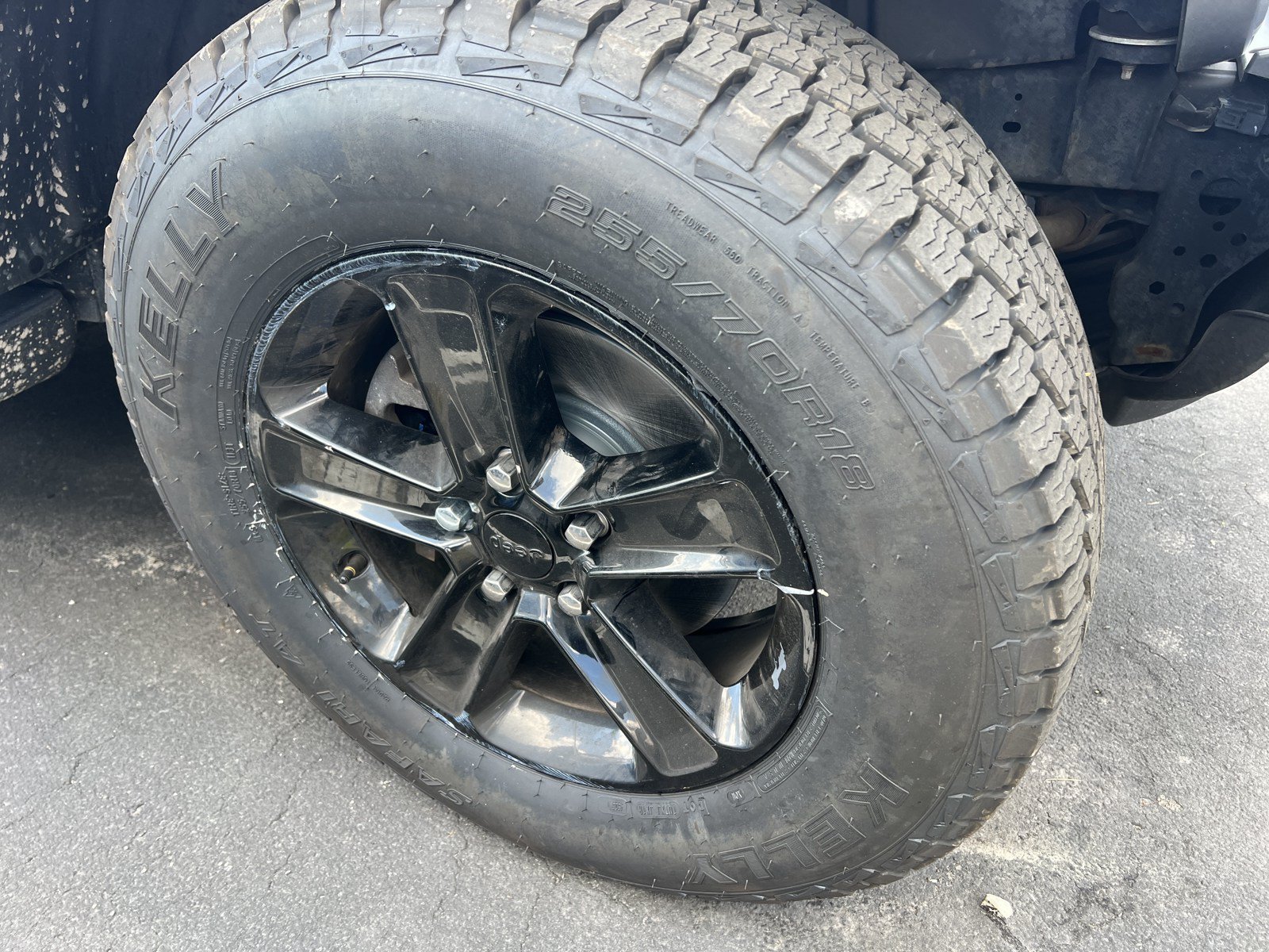 Used 2021 Jeep Wrangler Unlimited Sahara AWD/4WD image 4