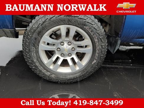 Used 2017 Chevrolet Silverado 1500 LT w/ All Star Edition AWD/4WD image 10