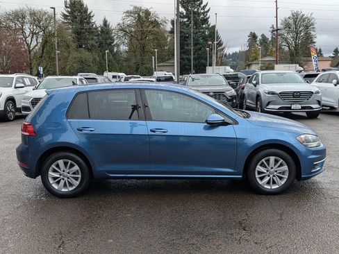 Used 2019 Volkswagen Golf S image 6