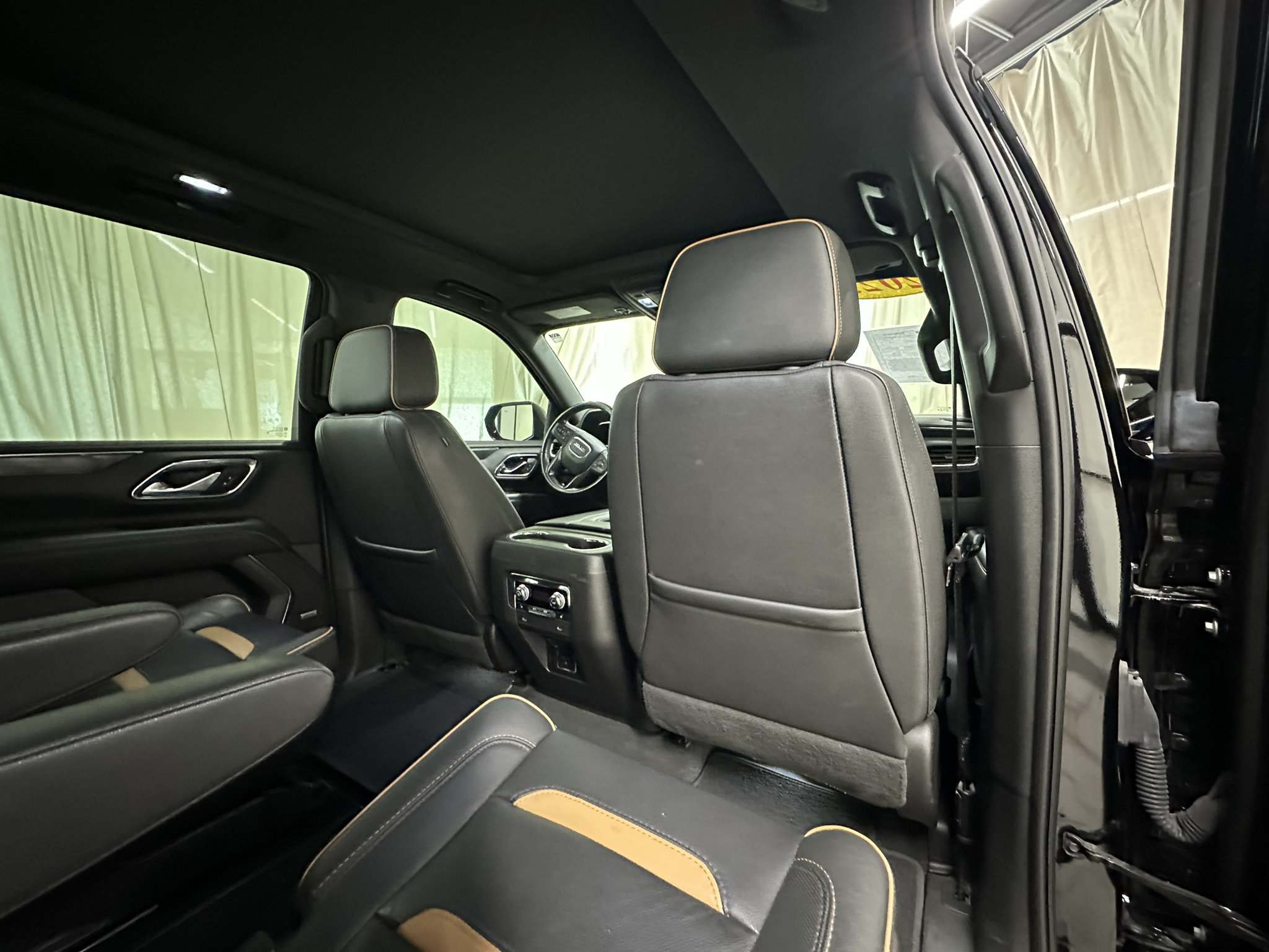 Certified 2023 GMC Yukon AT4 w/ Technology Package AWD/4WD image 19