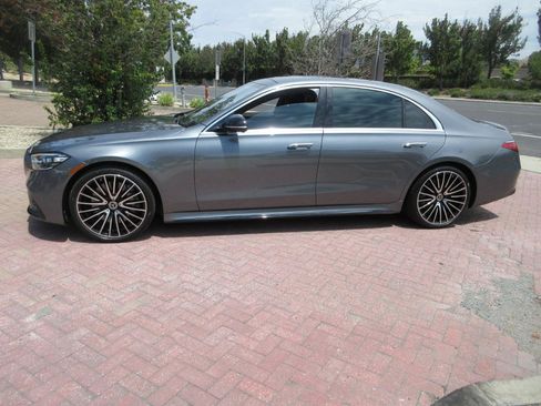 Used 2021 Mercedes-Benz S 580 4MATIC Sedan image 3