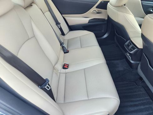 Used 2019 Lexus ES 350 w/ Premium Package FWD image 32