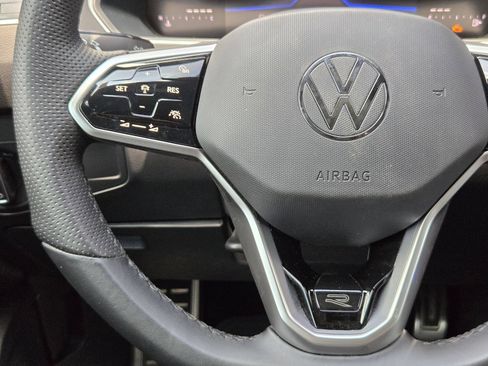 Used 2024 Volkswagen Tiguan SE R-Line FWD image 21