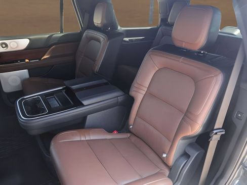 Used 2024 Lincoln Navigator Reserve AWD/4WD image 23