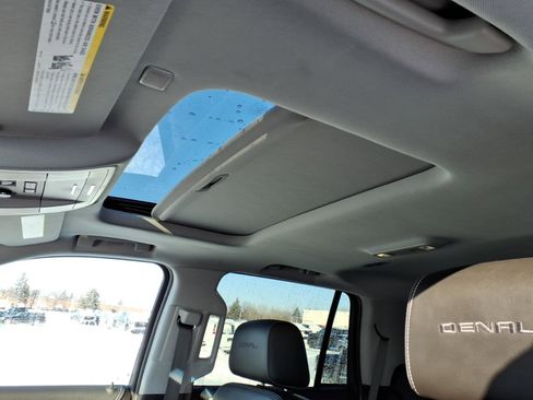 Used 2020 GMC Yukon Denali image 17