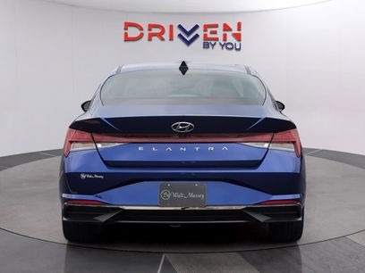 Used 2021 Hyundai Elantra SEL w/ Convenience + Premium Package