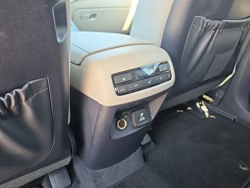 Used 2021 Hyundai Palisade SEL w/ Premium Package FWD image 14