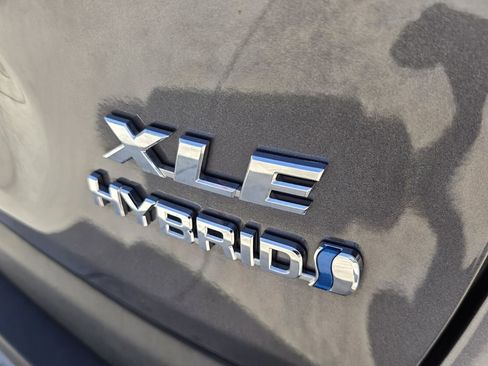 Used 2024 Toyota RAV4 XLE AWD/4WD image 14