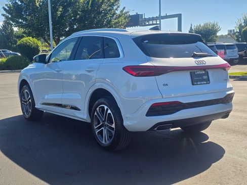 Certified 2025 Audi Q5 Premium w/ Convenience Package AWD/4WD image 3