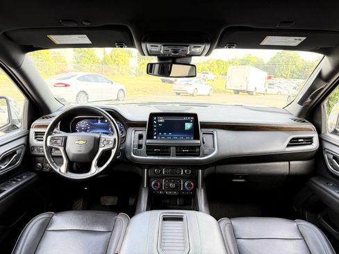 Used 2023 Chevrolet Suburban Premier RWD image 32