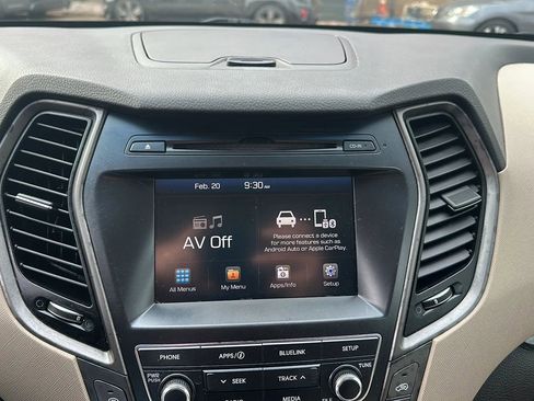 Used 2018 Hyundai Santa Fe SE FWD image 33
