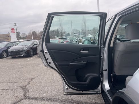 Used 2015 Honda CR-V LX image 10