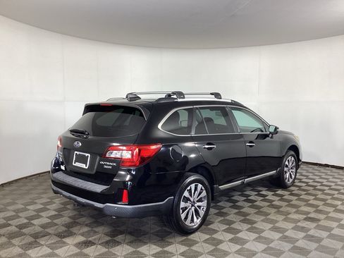 Used 2017 Subaru Outback 3.6R Touring AWD/4WD image 2