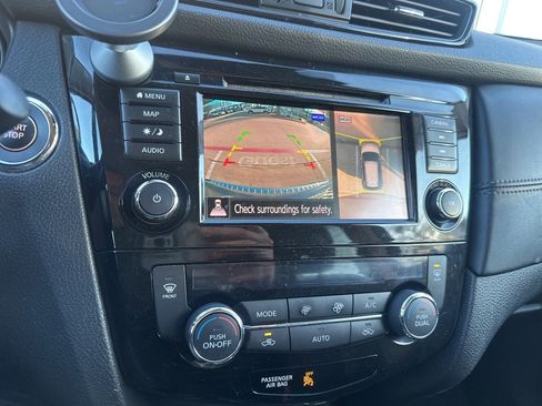 Used 2018 Nissan Rogue SL image 10