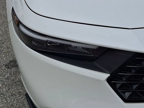 Used 2025 Honda Accord SE image 9