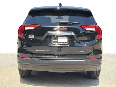 Used 2024 GMC Terrain SLE AWD/4WD image 24