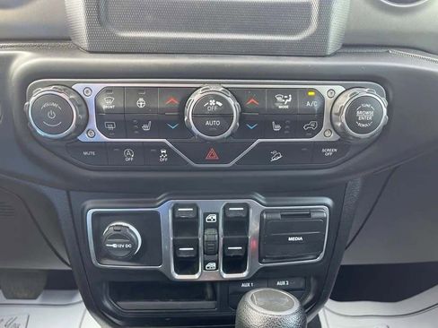 Used 2020 Jeep Wrangler Unlimited Sport w/ Technology Group AWD/4WD image 24
