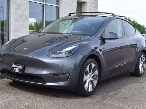 Used 2022 Tesla Model Y Long Range AWD/4WD image 16