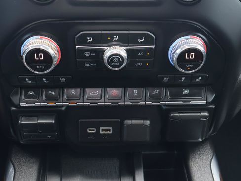 Used 2019 GMC Sierra 1500 SLT w/ SLT Premium Plus Package RWD image 25