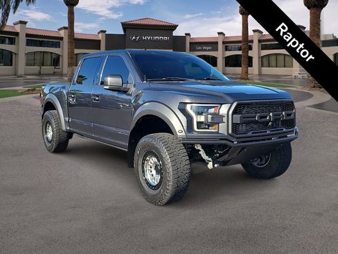 Used 2018 Ford F150 Raptor w/ Equipment Group 802A Luxury AWD/4WD image 2