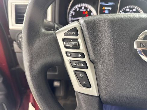 Used 2018 Nissan Titan SV AWD/4WD image 30