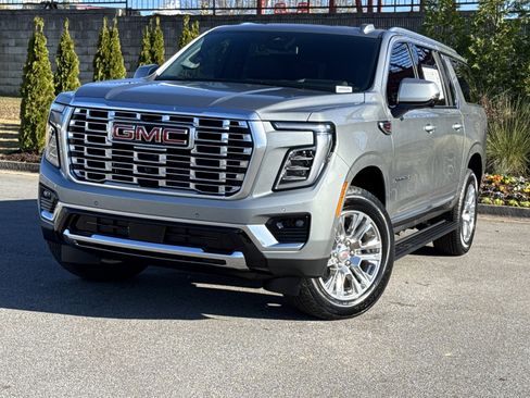 New 2026 GMC Yukon XL Denali w/ Sun & Power Step Package image 5