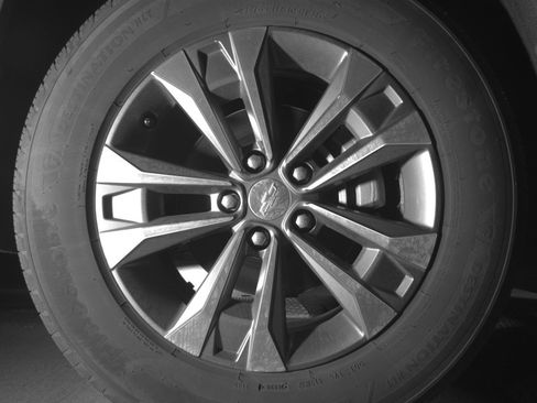 Used 2025 Chevrolet Equinox LT image 13