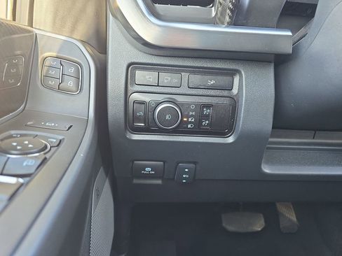 Used 2024 Ford F250 Lariat w/ Lariat Ultimate Package AWD/4WD image 27