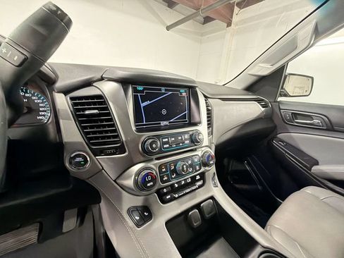 Used 2016 Chevrolet Suburban LT RWD image 18
