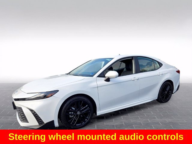 Used 2025 Toyota Camry SE FWD image 4