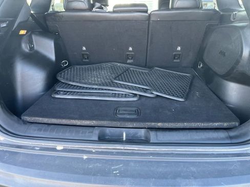 Used 2019 Jeep Cherokee Trailhawk image 4