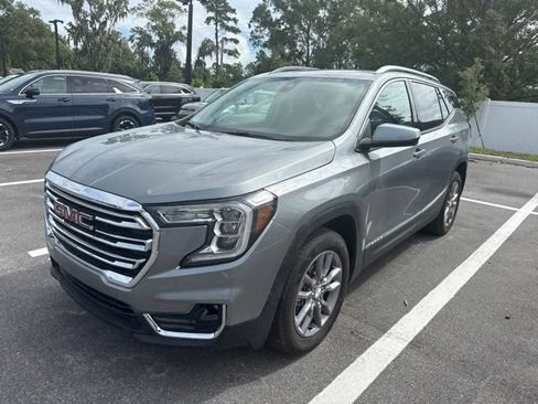 Used 2024 GMC Terrain SLT AWD/4WD image 3