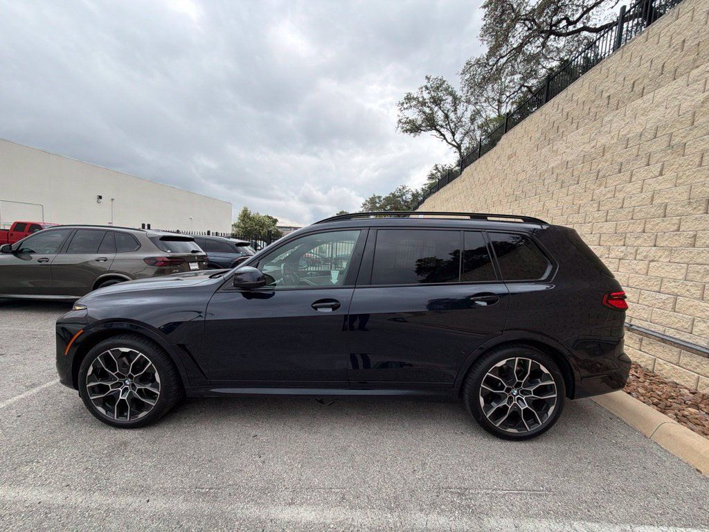 Certified 2024 BMW X7 xDrive40i w/ Executive Package AWD/4WD image 2