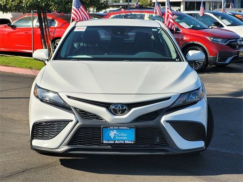 Used 2024 Toyota Camry SE image 3