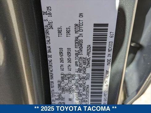 Used 2025 Toyota Tacoma TRD Sport AWD/4WD image 24