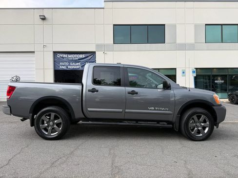 Used 2015 Nissan Titan SV w/ SV Value Truck Package AWD/4WD image 3