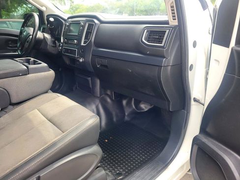 Used 2019 Nissan Titan S RWD image 20