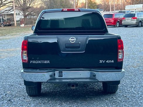Used 2012 Nissan Frontier SV w/ SV Premium Utility Pkg image 4